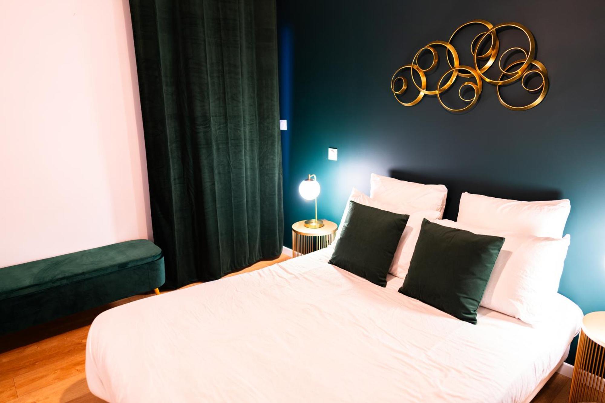 Grand Loft Familial 4 Chambres Avec Parking Prive Saumur Luaran gambar